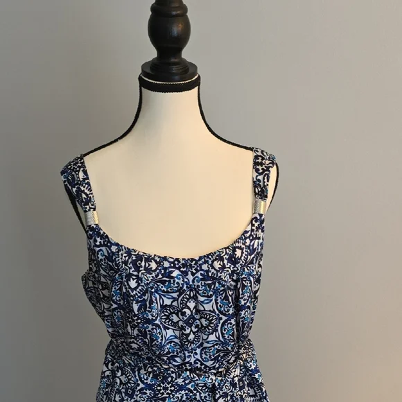 Elegant Blue Patterned Dress - Picture 3 of 3